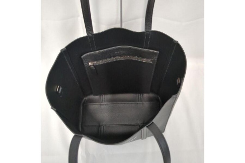 バレンシアガ（Balenciaga）