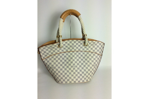 バッグのトートバッグ