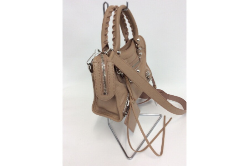ショルダーバッグのバレンシアガ（Balenciaga）