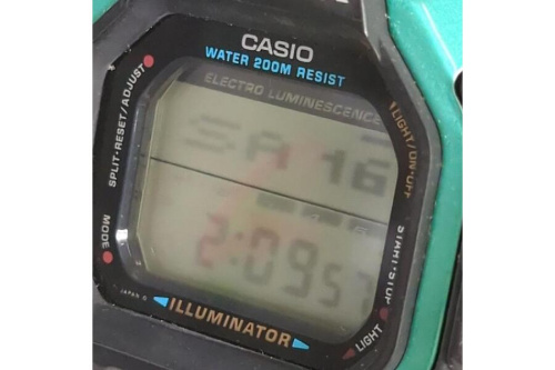 G-SHOCKのDW-8150-3V