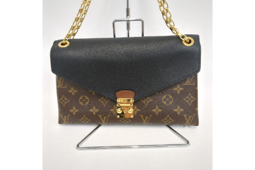 ショルダーバッグのルイ・ ヴィトン（LOUIS VUITTON）