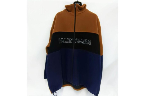 ファッションのトップス