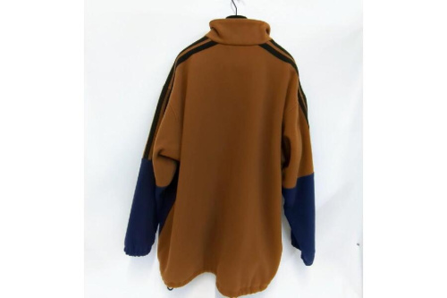 トップスのバレンシアガ（Balenciaga）