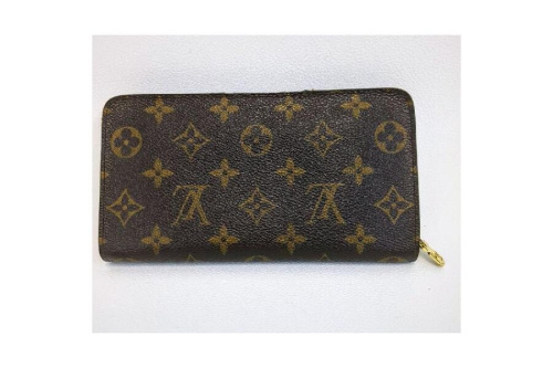 長財布のルイ・ ヴィトン（LOUIS VUITTON）