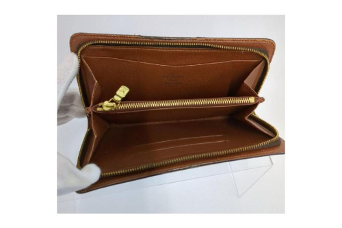 ルイ・ ヴィトン（LOUIS VUITTON）