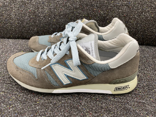 スニーカーのニューバランス（New Balance）