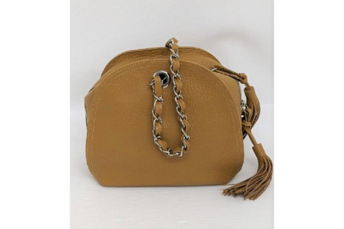 レザーハンドバッグ