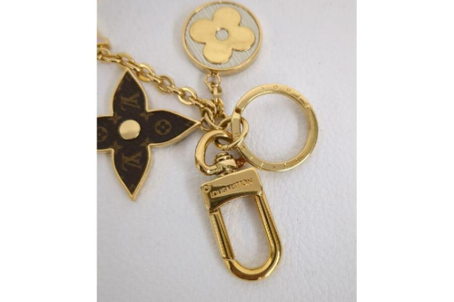 バッグチャームのルイ・ ヴィトン（LOUIS VUITTON）