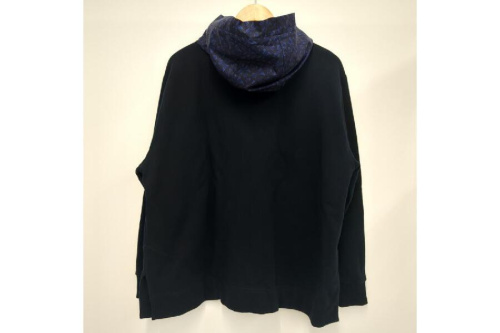 パーカーのバーバリー（Burberry）