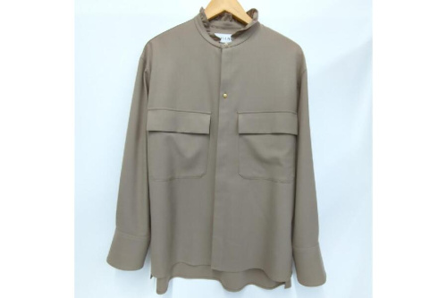 ファッションのトップス