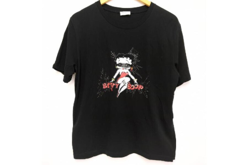 ファッションのTシャツ