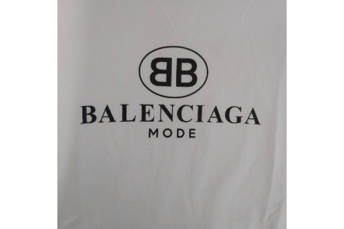 バレンシアガ（Balenciaga）の半袖カットソー
