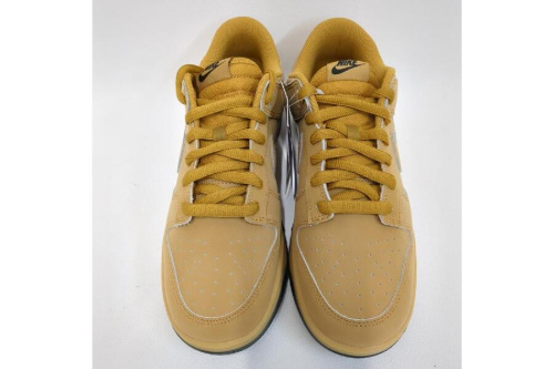 スニーカーのナイキ（NIKE）