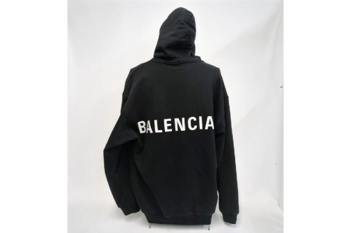 パーカーのバレンシアガ（Balenciaga）