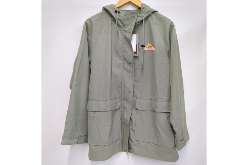 ファッションのパーカー