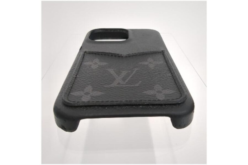 バンパーのiPhone13Pro対応