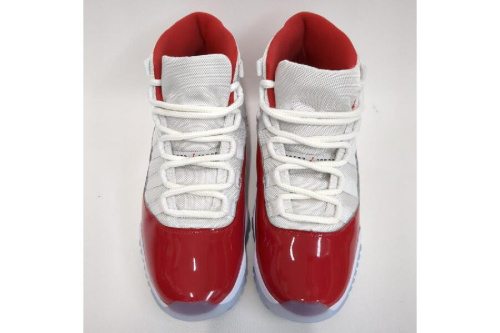 スニーカーのナイキ（NIKE）