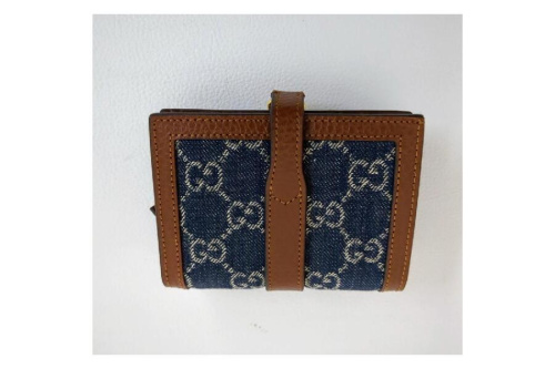 2つ折り財布のグッチ（GUCCI）