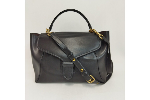 バッグのショルダーバッグ