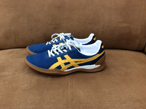 スニーカーのオニツカタイガー（OnitsukaTiger）