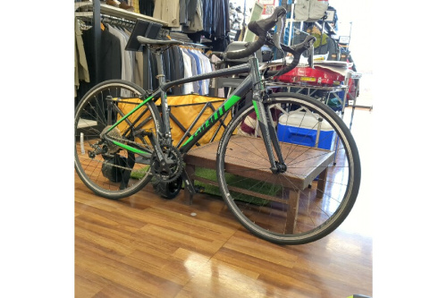 自転車のロードバイク