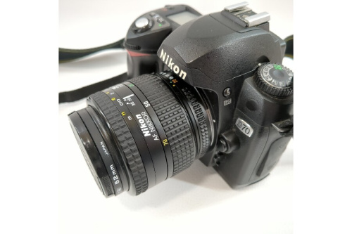 ニコン　NIKON