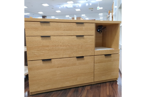 家具の食器棚