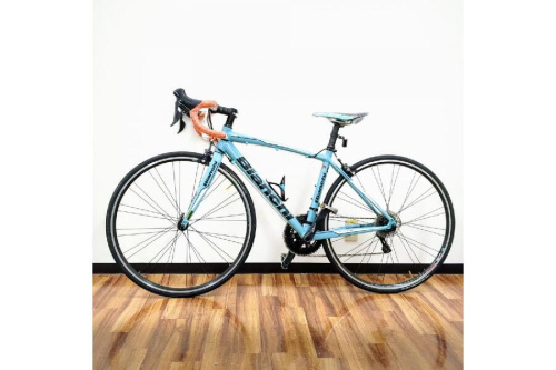 自転車のロードバイク