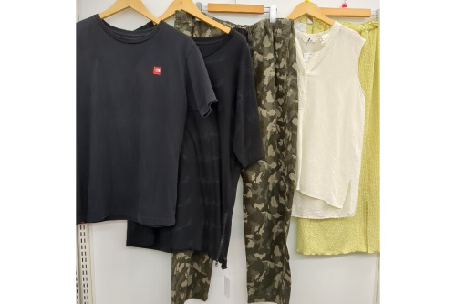ファッションのTシャツ