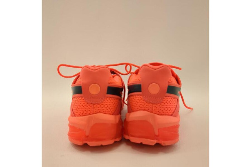 アシックス（asics）のローカットスニーカー