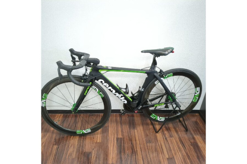 自転車のロードバイク