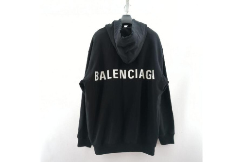 パーカーのバレンシアガ（Balenciaga）