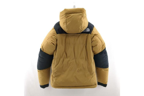 ダウンジャケットのザ・ノース・フェイス（The North Face）