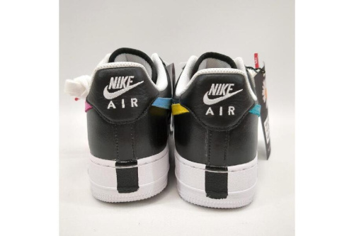 ナイキ(NIKE)のピースマイナスワ