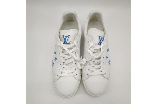 スニーカーのルイ・ ヴィトン(LOUIS VUITTON)