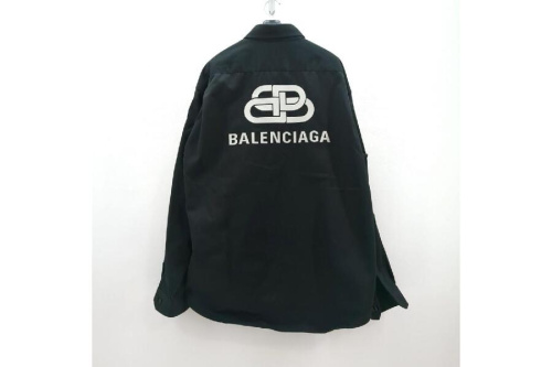 トップスのバレンシアガ(Balenciaga)