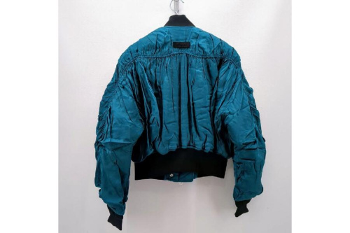 ジャケットのディーゼル（DIESEL）