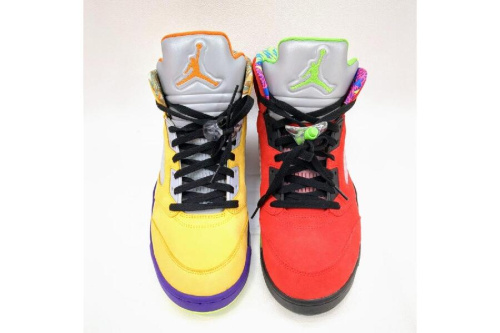 スニーカーのナイキ（NIKE）