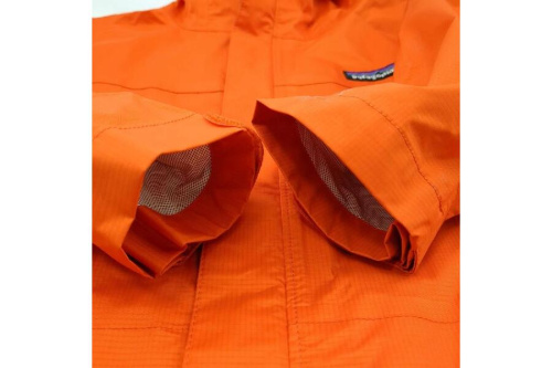 マウンテンパーカーのメンズ