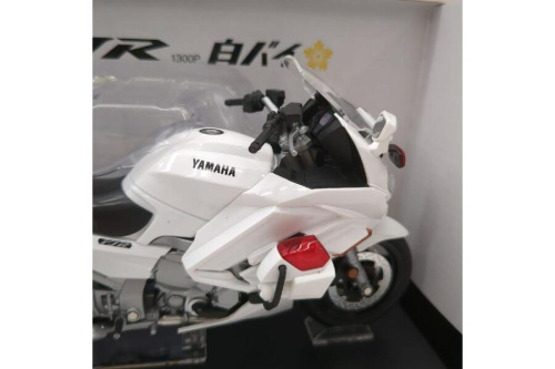YAMAHA FJR 1300P　白バイ