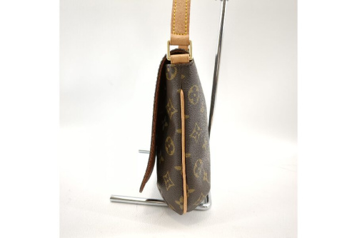 ショルダーバッグのルイ・ ヴィトン(LOUIS VUITTON)