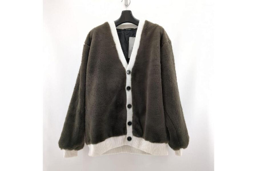 ファッションのトップス