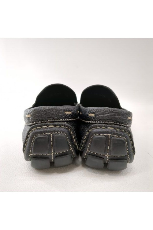 シューズのプラダ（PRADA）