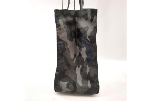 ハンドバッグのカモフラ柄