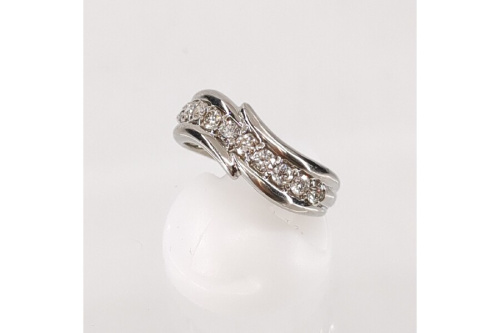 ジュエリーのリング