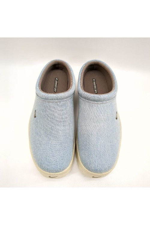 スニーカーのナイキ（NIKE）