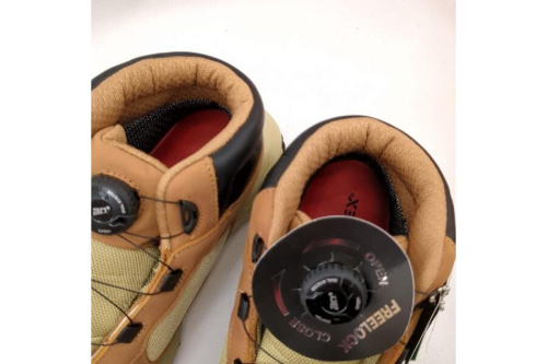 ミッドカットスニーカー