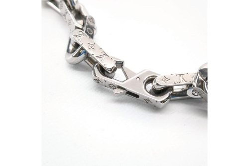 コリエ チェーンネックレスのモノグラム