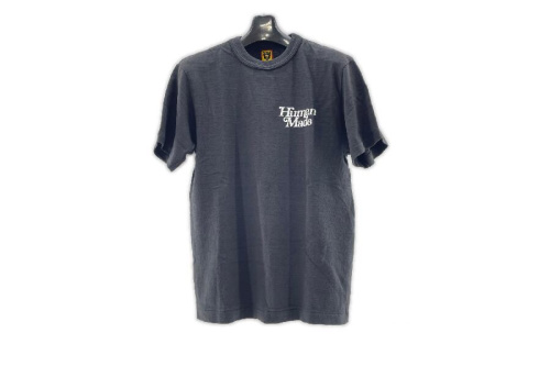 ファッションのTシャツ