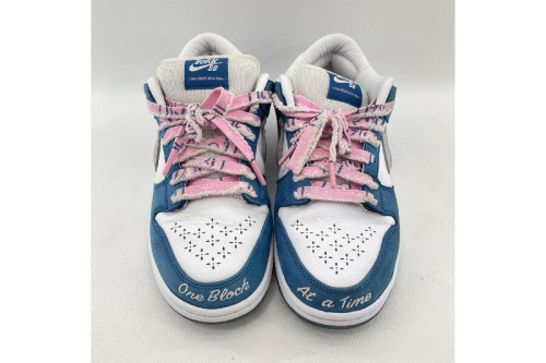 スニーカーのNIKE SB